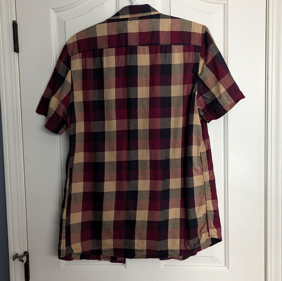 Amnesia Short Sleeve Plaid Button Up Men's Small - Picture 3 of 4